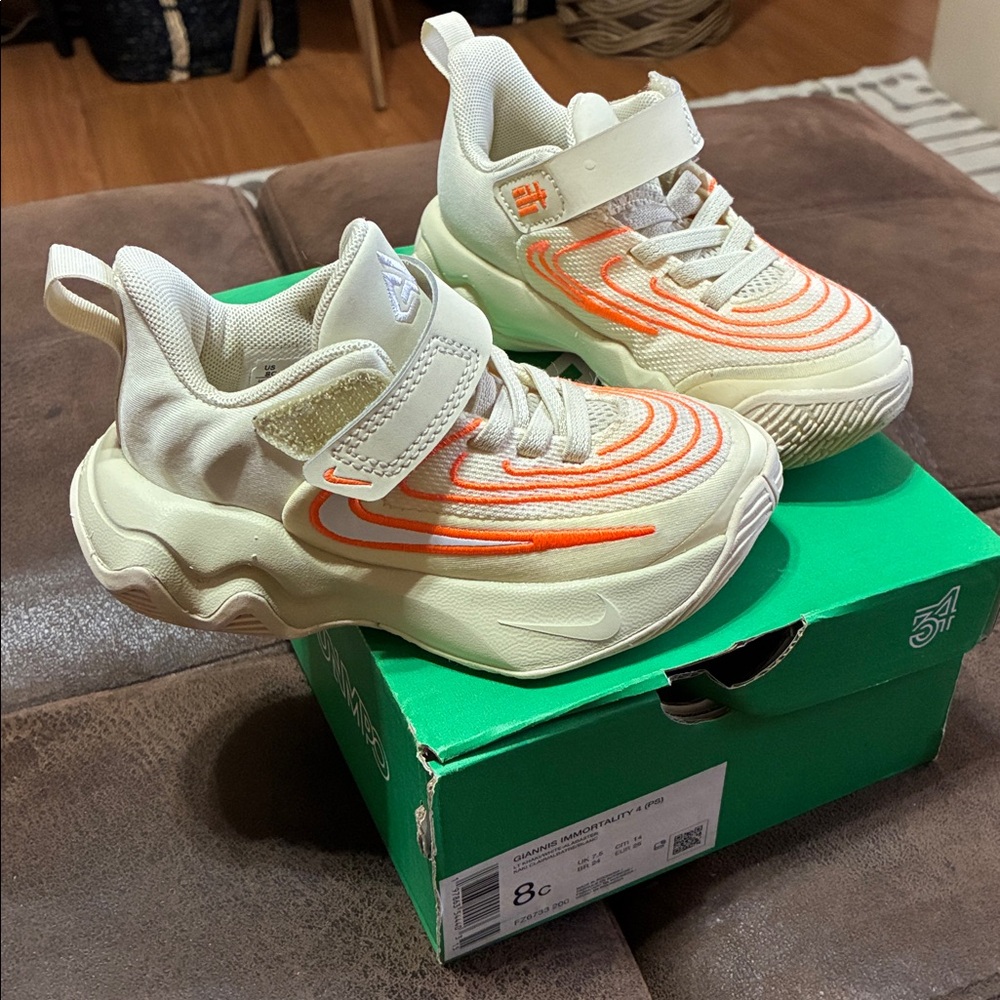 Kids Nike Giannis Sneakers - Picture 2 of 2
